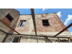 Fatada veche Selimbar